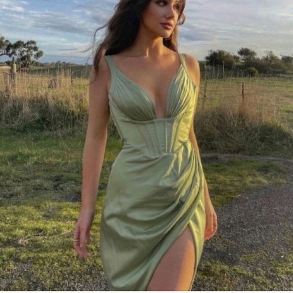 Flash sale!Faye pistachio green midi corset satin dress - Picture 3 of 6